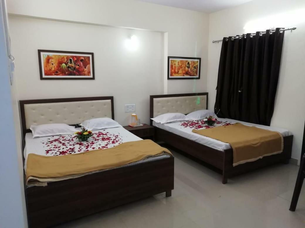 Maharaja Family Guest House Lonavala Esterno foto
