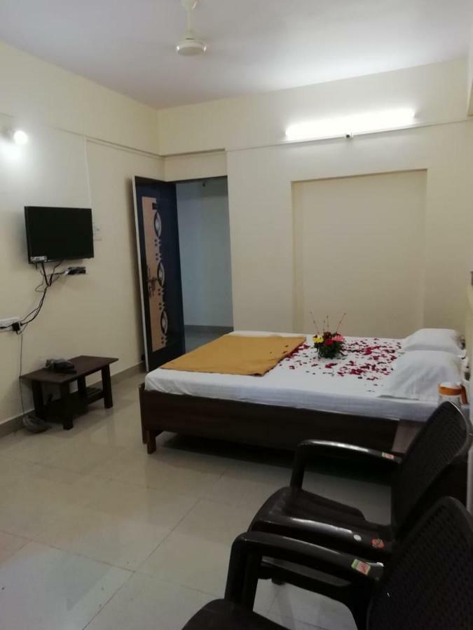 Maharaja Family Guest House Lonavala Esterno foto