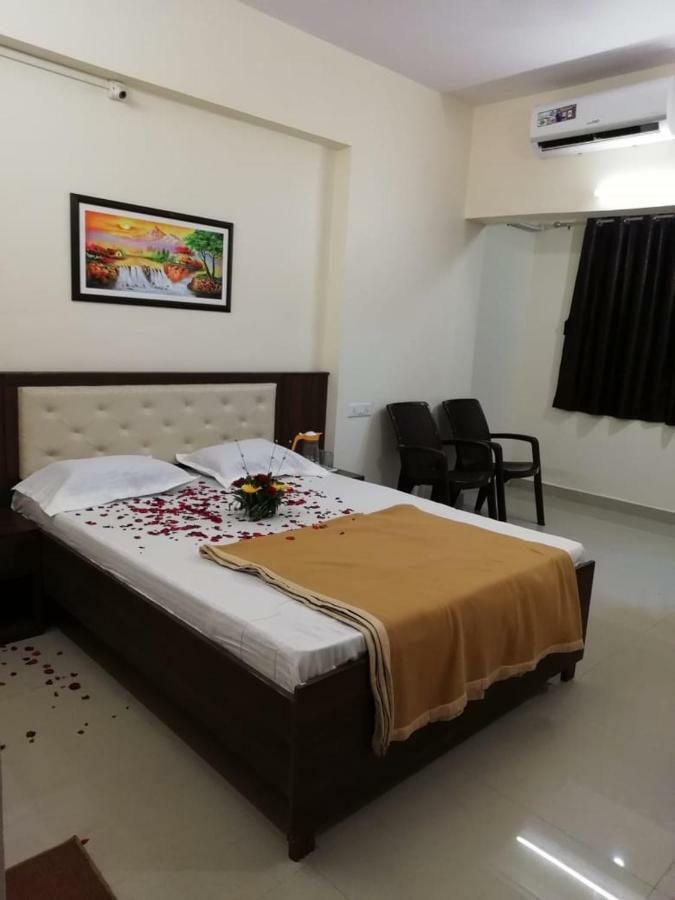 Maharaja Family Guest House Lonavala Esterno foto